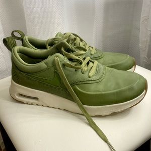 Nike Air Max Thea size 6